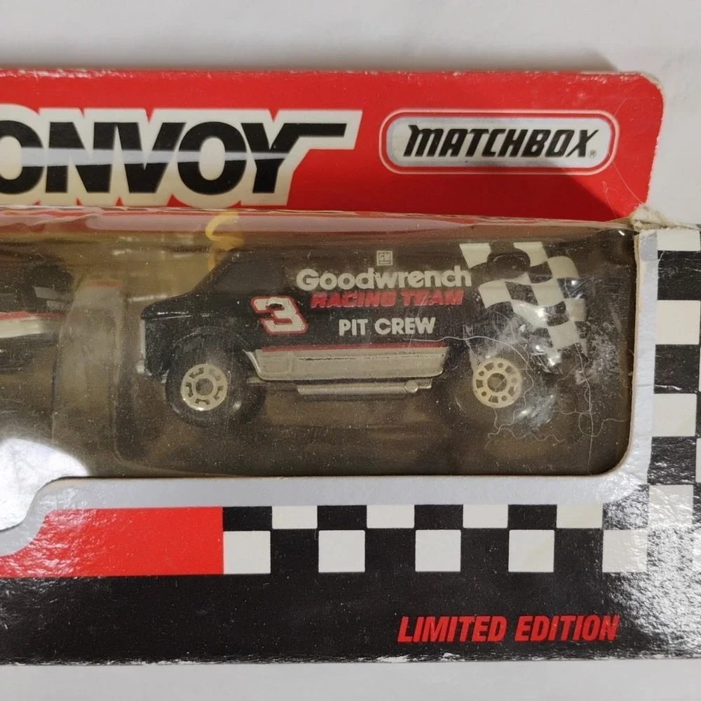 Huge NOS‎ 20pc Collectible NASCAR Hot Wheels Cars Trucks Damaged Packages Lot